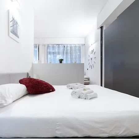 Design I Steps From Fair & Metro Apartament Mediolan
