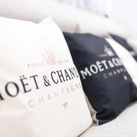 Design I Steps From Fair & Metro Appartement